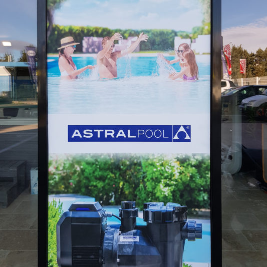 Adhésifs Astralpool et Zodiac de vitrine